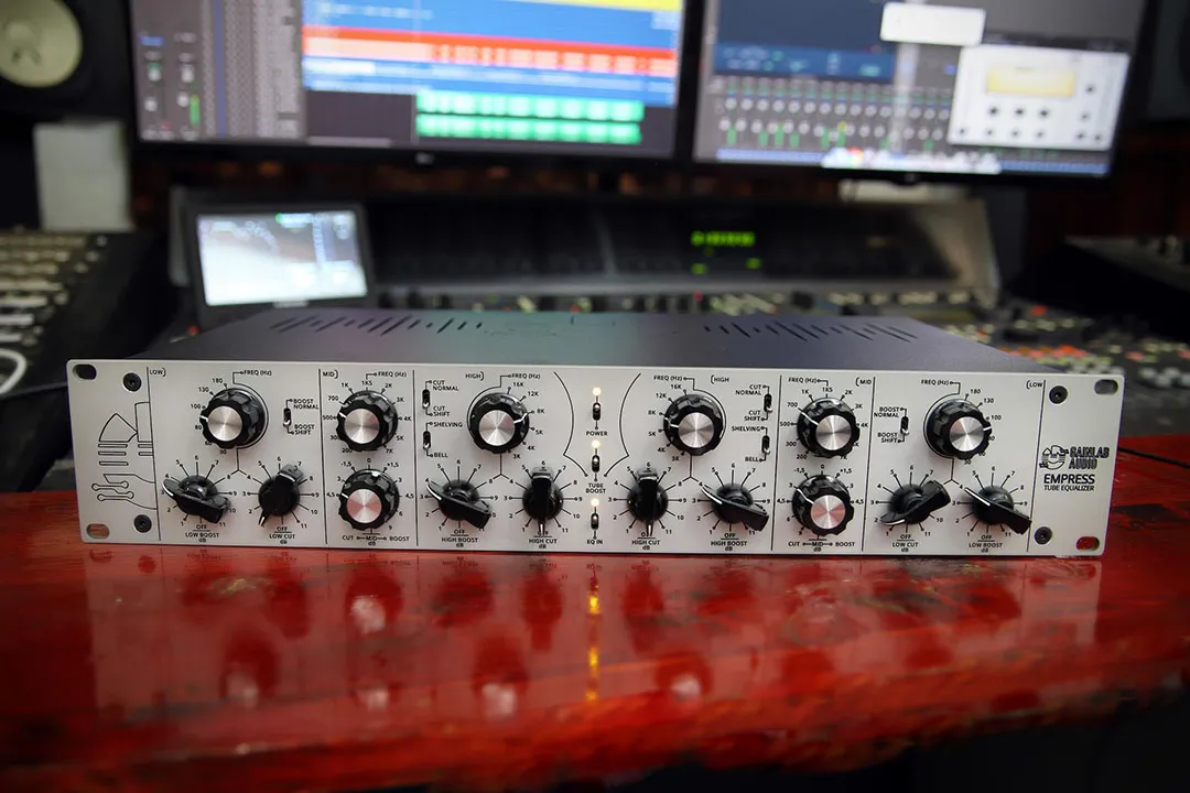 gainlab audio launch with two studio racks - detail 3