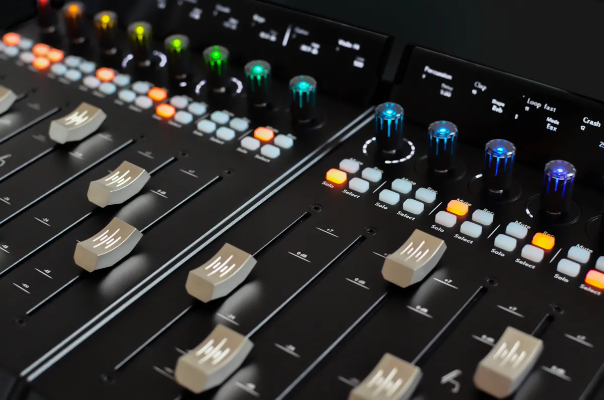 asparion reveal the d700 rack - detail 5