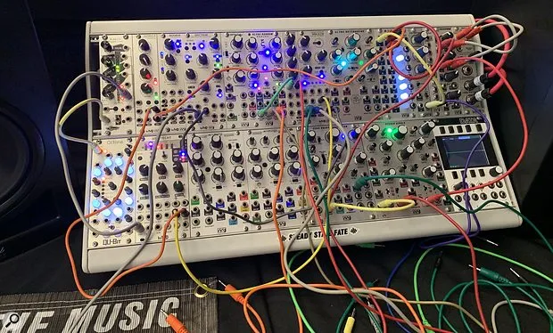 Synthplex 2019: ‘Everything Synthesizer’ | SM Mastering 2 synthplex 2019: ‘everything synthesizer’ - detail 1